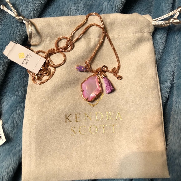 Kendra Scott Jewelry - Kendra Scott Hailey Rose Gold Necklace